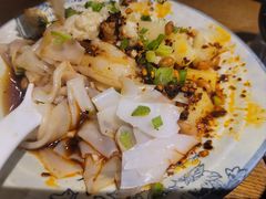 米豆腐拼卷粉-阿婉贵州苗家酸汤鱼(梅林店)