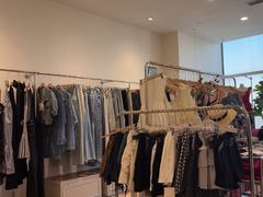 -眷顾自助服装工作室(中南金石国际广场A座店)