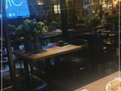 -临界音乐酒馆·小龙虾·江湖菜(华熙LIVE·鱼洞店)