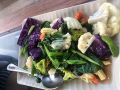 -Baan Ploy Samed Restaurant ร้านอาหารบ้านพลอยเสม็ด