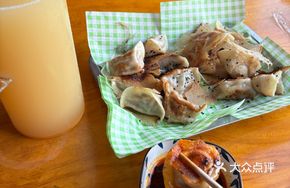 Sweet Garlic Pork Pan-Fried Dumplings
