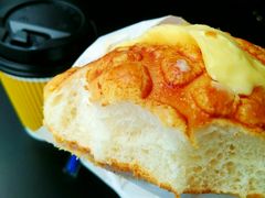 经典菠萝油-可颂坊(中心书城店)