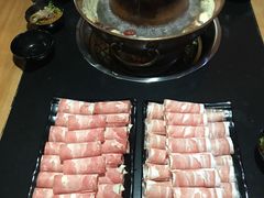 -果松木炭酸菜铜火锅·外婆参鸡汤