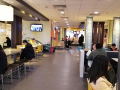 大堂-麦当劳(新世纪环球中心店)