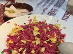 火龙果蛋炒饭-耙吉吉川味小酒馆(本地人回头店)