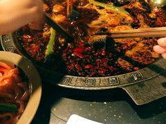 -茅草房·河畔园林火锅