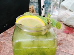 -Chom Cafe and Restaurant