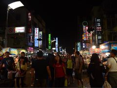 -六合夜市