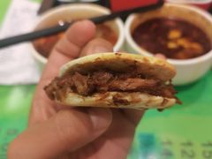 西府肉夹馍-令氏家外家周礼食府(桥南店)