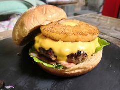 -HIGH FIVE哈福手工汉堡(桂林路店)