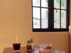 -Fridi Patisserie Cafe