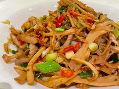 脆笋炒腊肉-鸡毛店·川菜(双楠店)