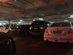 -大润发杨浦店-停车场