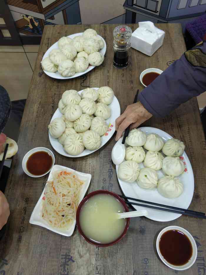 老胜香包子铺图片