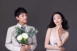 -易摄影婚纱摄影工作室