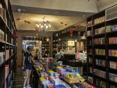 -钟书阁(松江泰晤士小镇店)