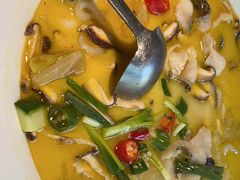 -蜜桃餐厅·伴山(湖滨商业街店)