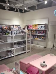 -嗨本可潮玩仓(大兴大悦春风里店)