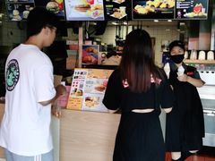-麦当劳(常山服务区得来速店)