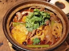 -有红鸡毛店·砂锅菜(抚琴夜市店)