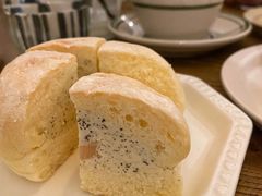 草莓冰面包-野路甜点铺(松柏路店)