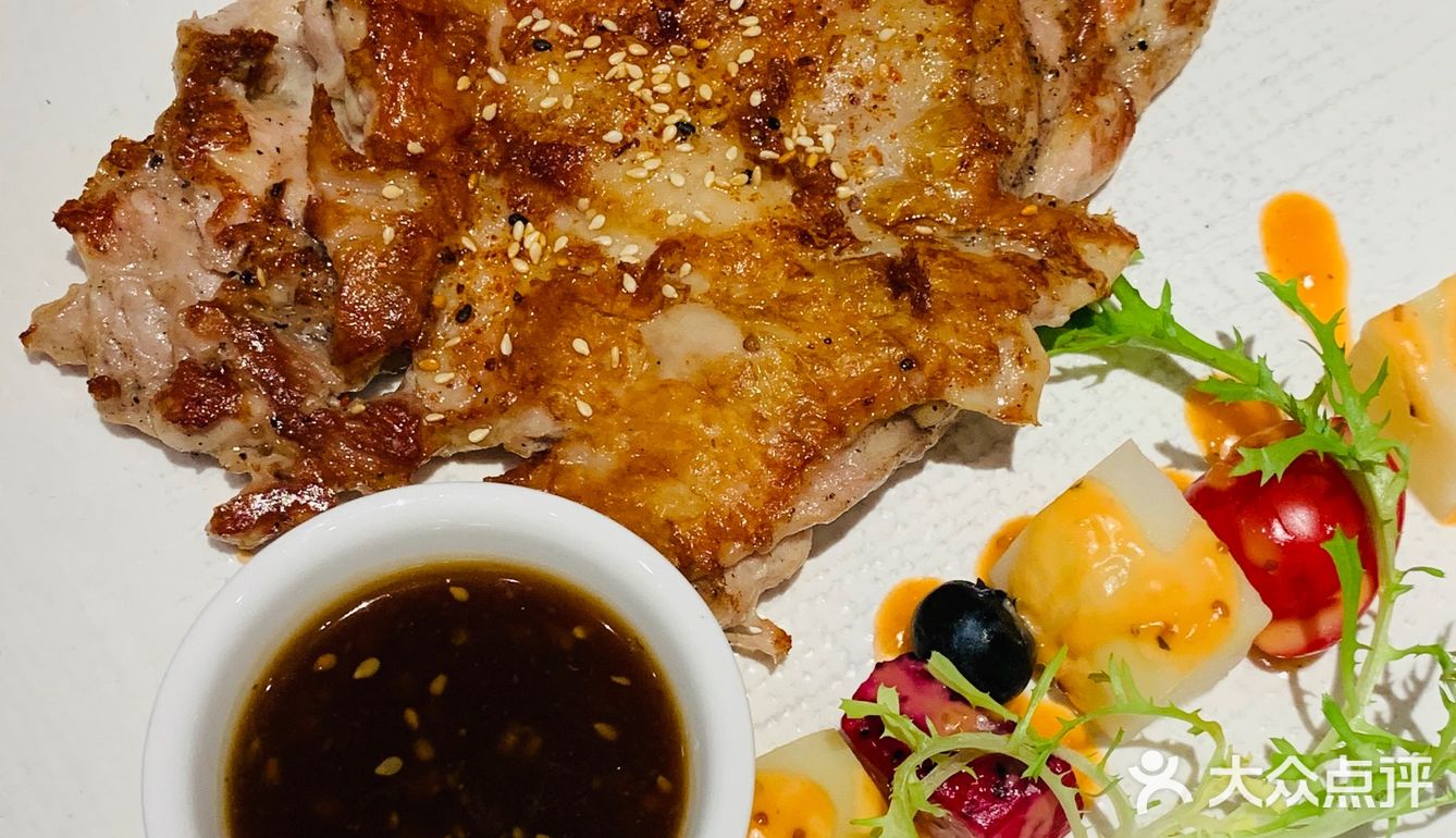 巧妙融合中西餐饮文化的老牌西餐厅—水天堂