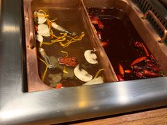 -老牌坊云南鱼豆花火锅(爱建店)