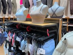 -lululemon(上海浦东IFC店)