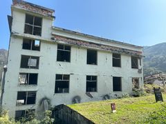 -四川汶川特大地震漩口中学遗址