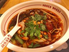 -呷佬·长沙手工米粉(金沙江路店)