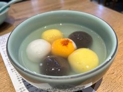 全家福汤圆（2个黑芝麻、2个椰奶、2个榴莲）-缸鸭狗(天一广场店)