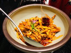 敲糖棒棒鸡-辛香汇·现炒川菜(淮海路百盛店)