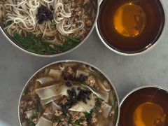 -正宗杨记普洱酸醋米线(总店)