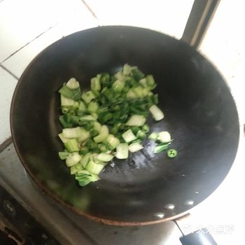 辣炒上海青，酸酸辣辣，好吃看得见