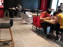 用餐区-肯德基(凤凰海店)