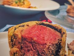 惠灵顿牛排-弦月窗LUNETTE BY AMANDA(复兴路店)