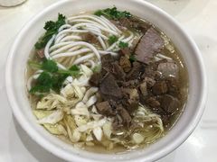 -花溪王记牛肉粉(四季花溪商场店)