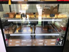面包甜点陈列柜-一块甜品店