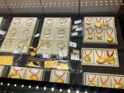 -周大福 CHOW TAI FOOK(新世界百货崇文店)