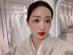 -艾米丽婚纱礼服