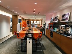 -青岛鸿发智越领克新能源中心