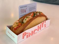 -Pinchy's Lobster & Champagne Bar