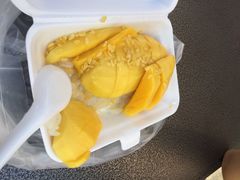 芒果糯米饭摊子-芒果糯米饭摊子