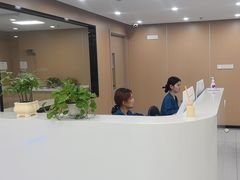 -上海大学附属上海和平眼科医院