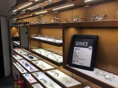 -罗伯特眼镜·蔡司官方授权(罗湖国贸店)