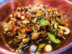 -虾弄弄海派小龙虾·牛羊蝎子火锅