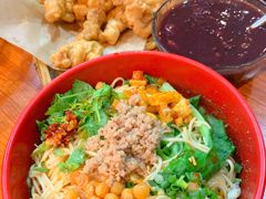 重庆小面-爆炸头阿姨小四川正宗川味小吃(无任何分店)
