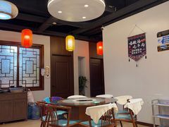 -苗阿哥酸汤牛肉火锅(体育场店)
