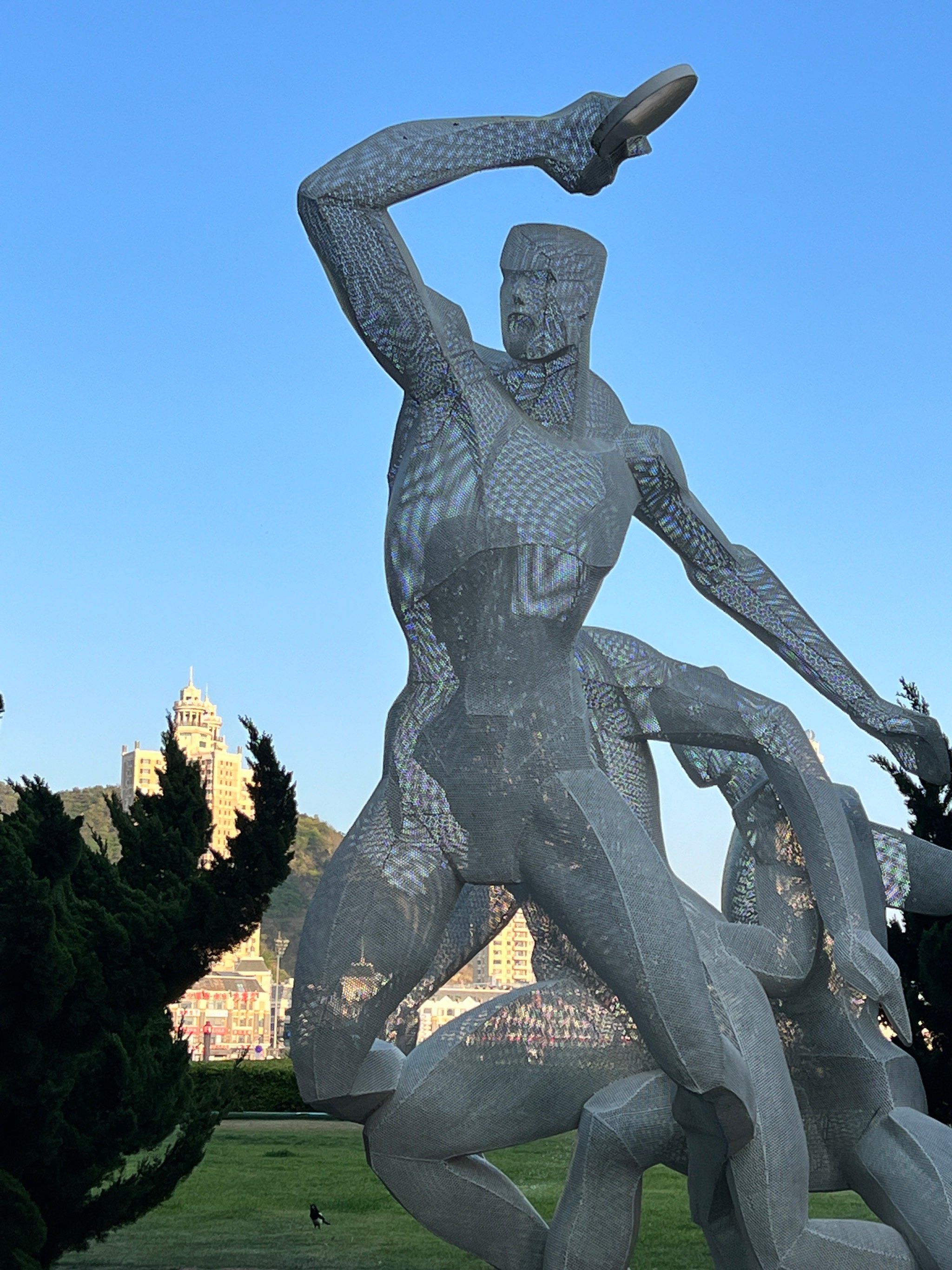 少,2公里,目测路线周围没有公共卫生间,
找了一个面馆上了个卫生间