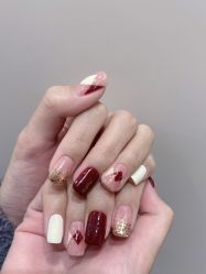 -花岐款式专研健康美甲沙龙